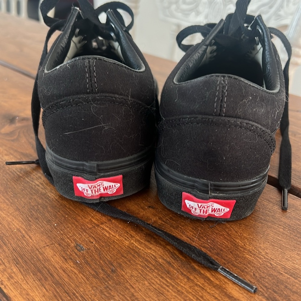 Vans - Picture 2 of 4